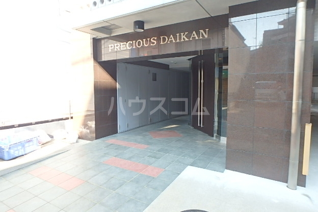 20/27 エントランス