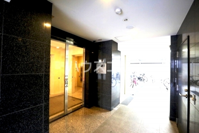 13/16 エントランス