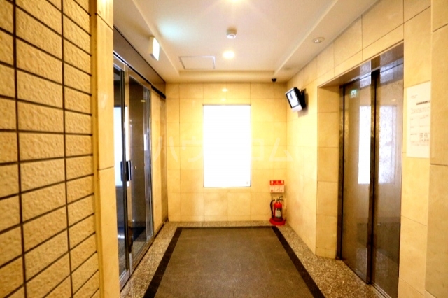 20/23 エントランス