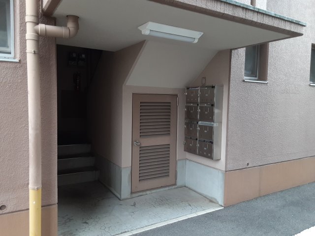 18/20 エントランス