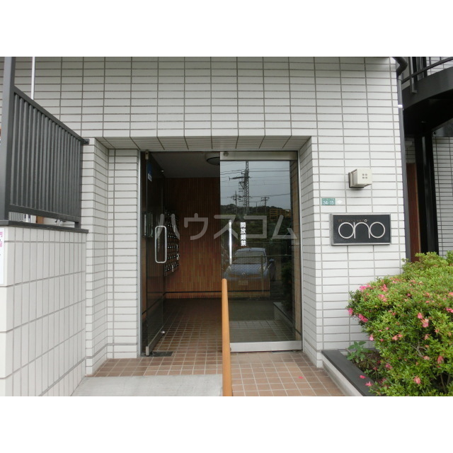 18/26 エントランス