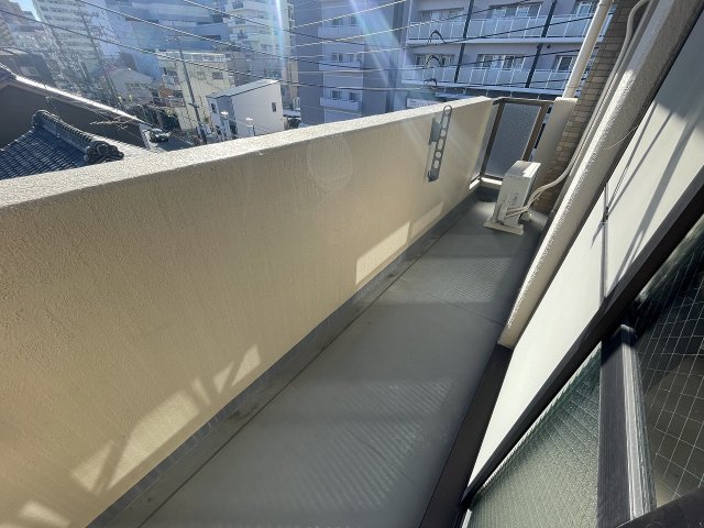 18/28 バルコニー