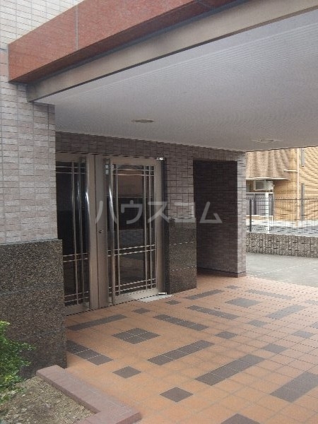 21/27 エントランス