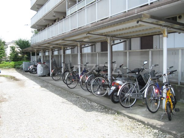 24/30 エントランス