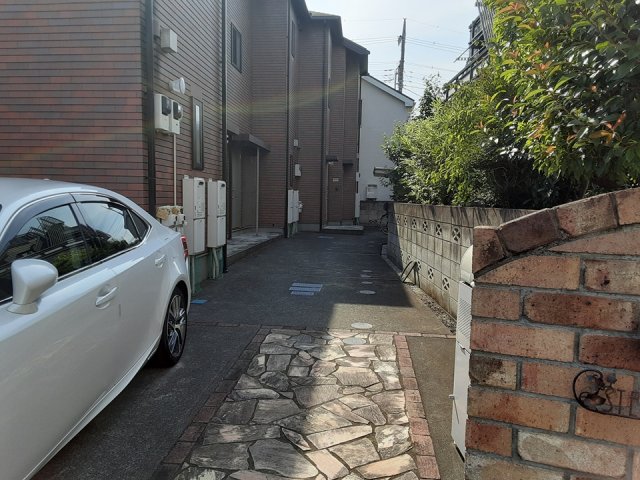 28/30 エントランス