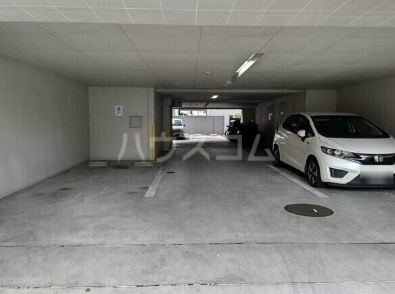 22/27 駐車場