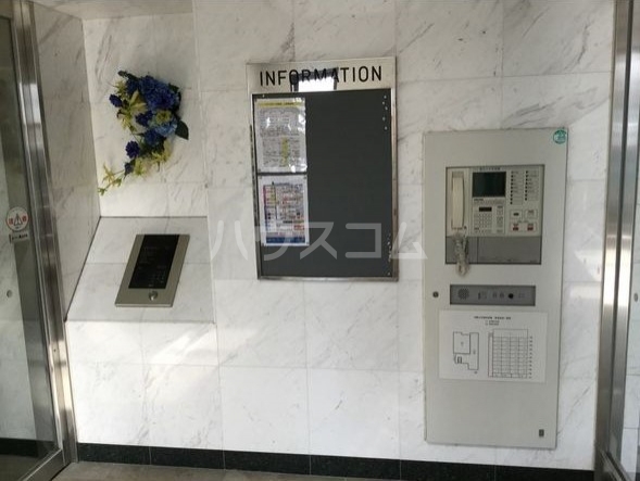 3/8 エントランス