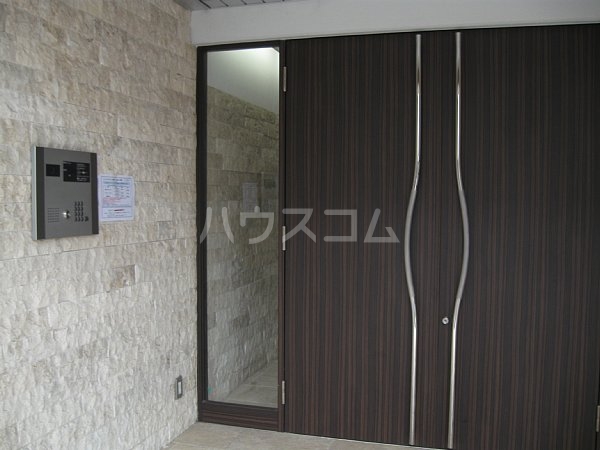 19/28 エントランス