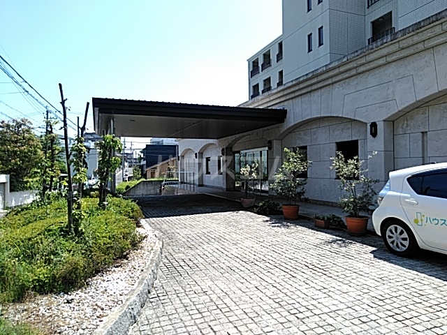 15/23 エントランス