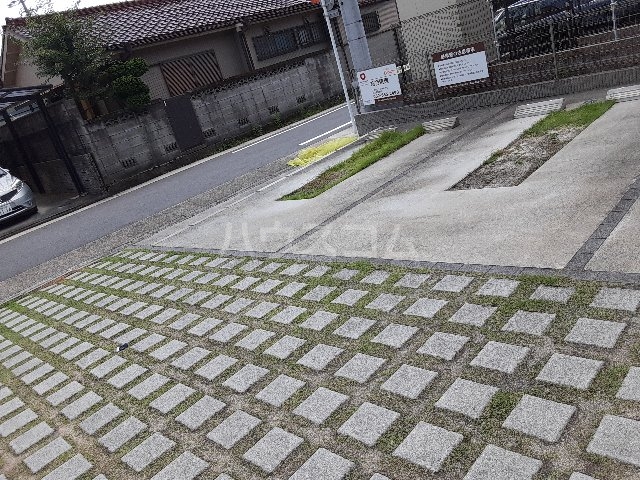 23/29 駐車場