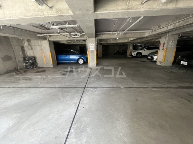 22/28 駐車場