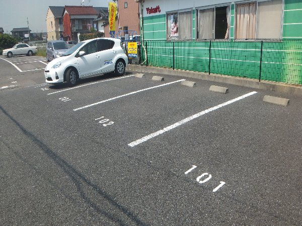 22/23 駐車場