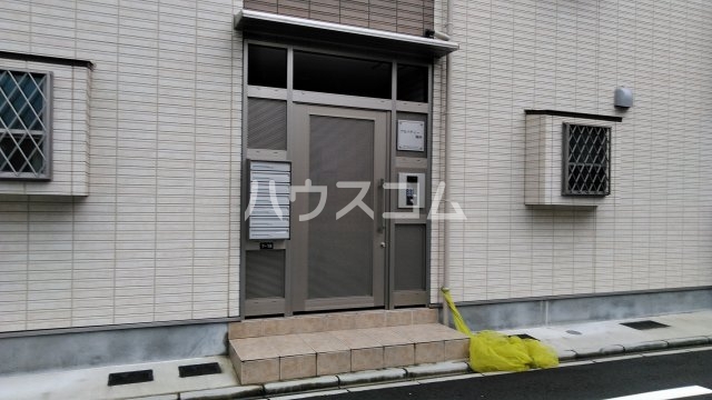 22/26 エントランス