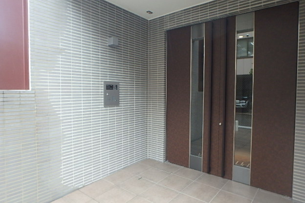 22/30 エントランス