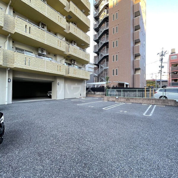17/25 駐車場