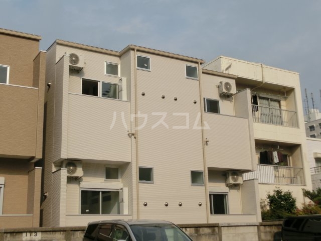 22/26 エントランス