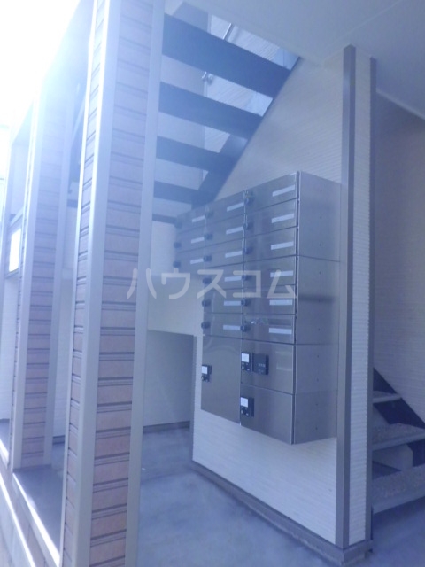 21/30 エントランス