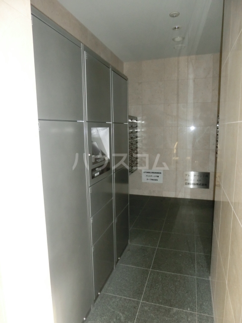 16/22 エントランス