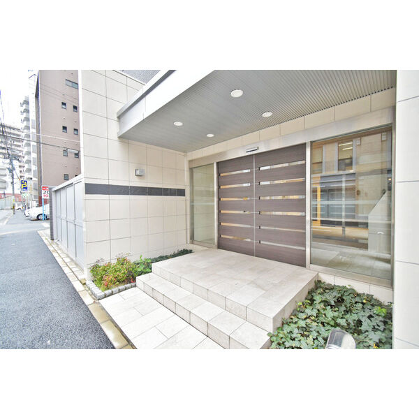 21/23 エントランス