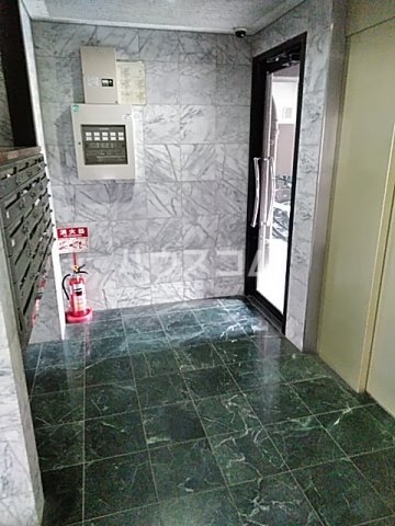 22/29 エントランス