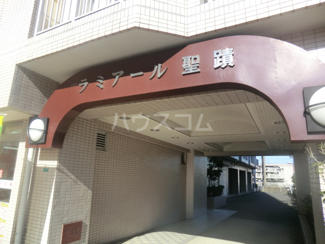 20/30 エントランス