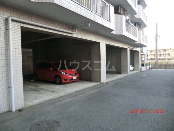 22/30 駐車場
