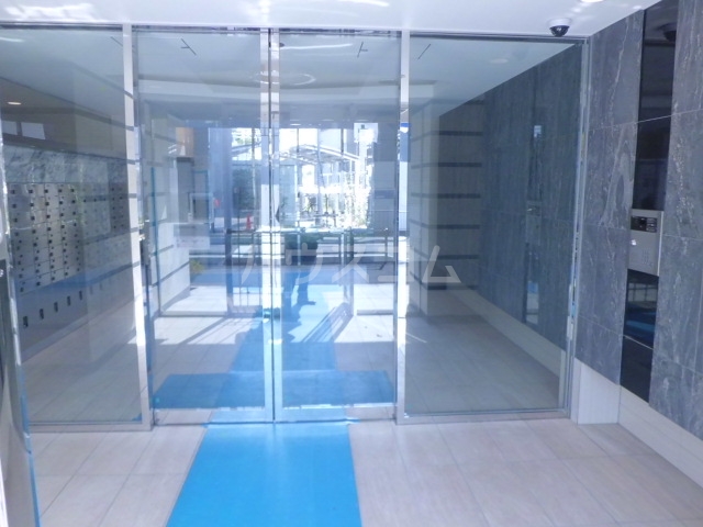 18/25 エントランス