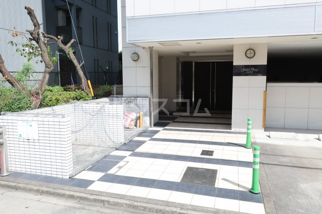 21/28 エントランス