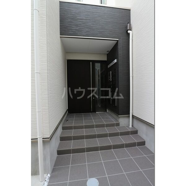 14/23 エントランス