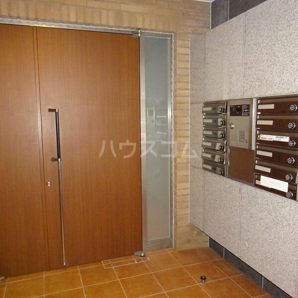 14/17 エントランス