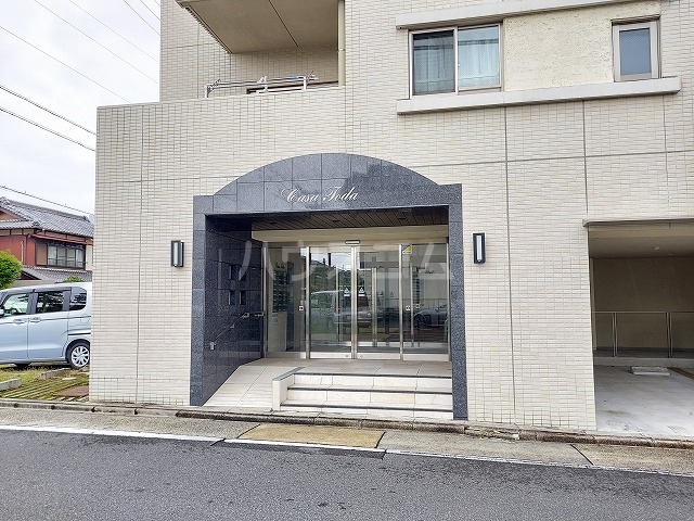 28/30 エントランス