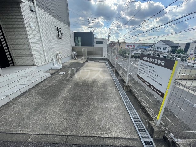 17/17 駐車場