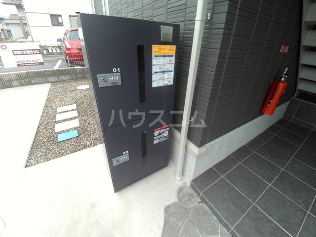 19/23 エントランス