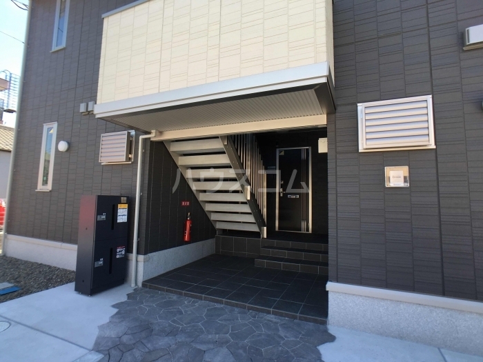 17/28 エントランス