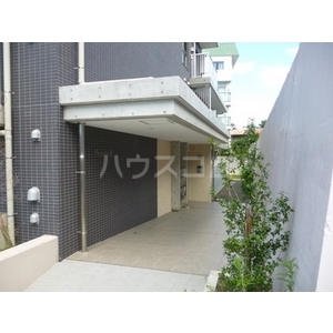 16/26 エントランス