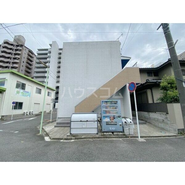 15/21 エントランス