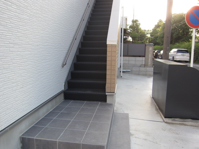 23/29 エントランス