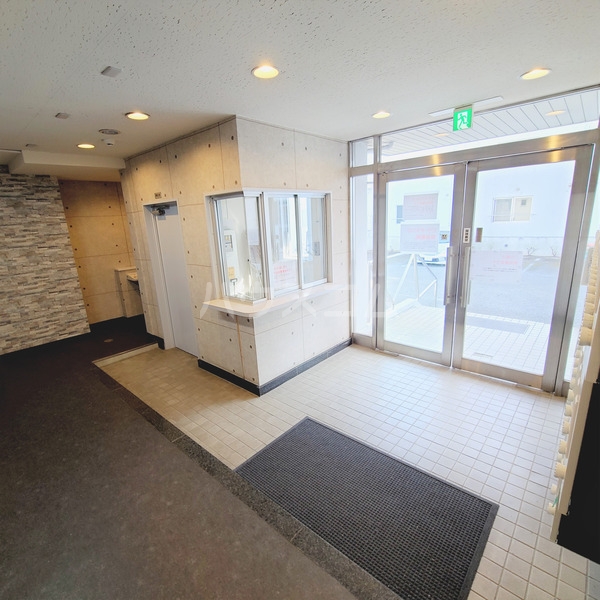 25/30 エントランス