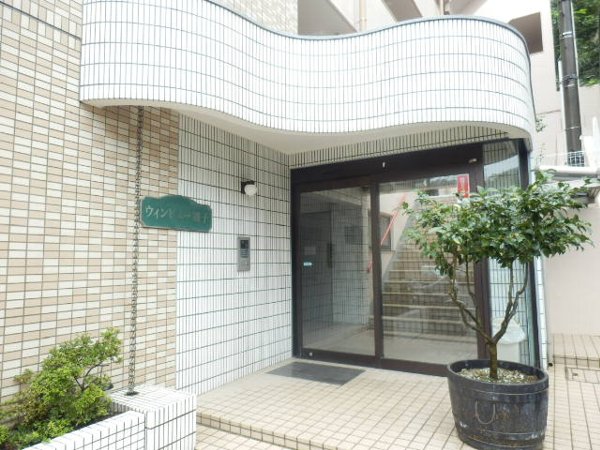 2/3 エントランス