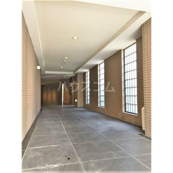 17/23 エントランス