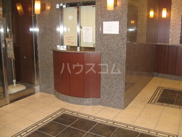 18/26 エントランス