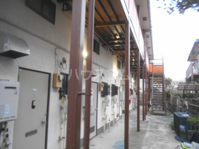 22/30 エントランス