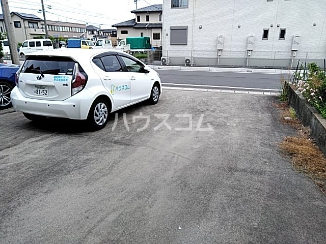 2/3 駐車場