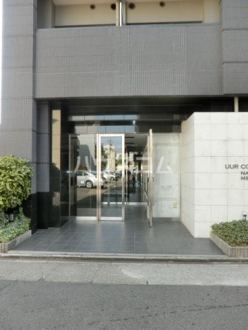 21/25 エントランス