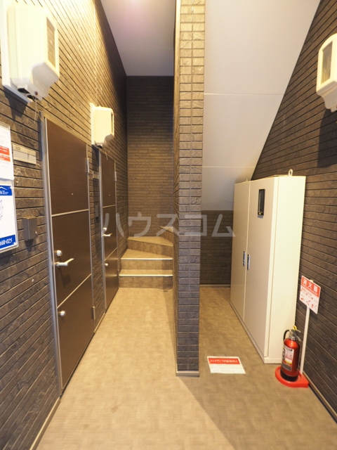 22/30 エントランス