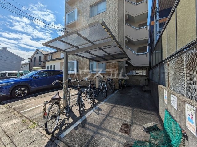 17/20 エントランス