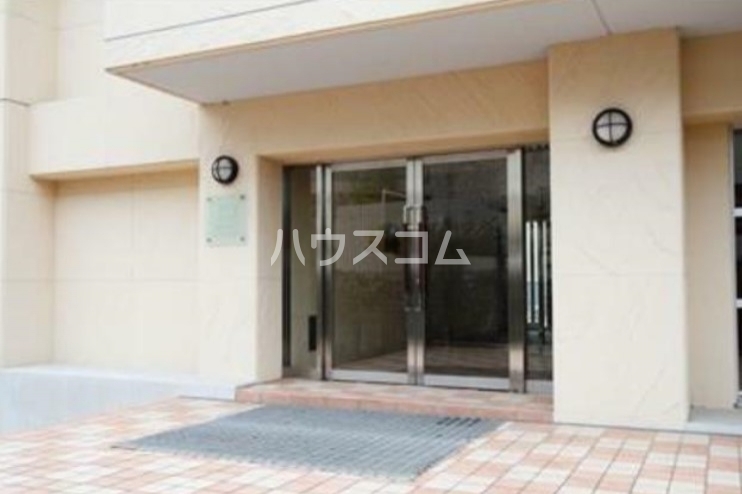 20/30 エントランス