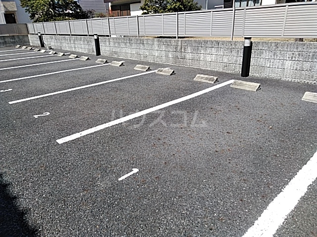 2/4 駐車場
