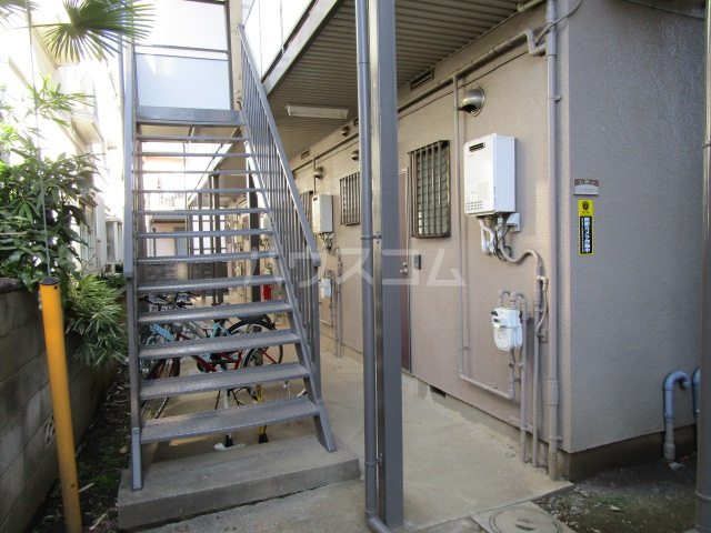 22/30 エントランス