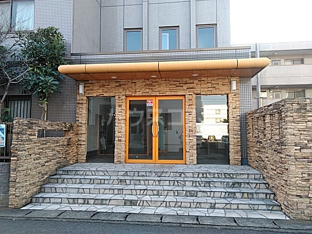 22/30 エントランス